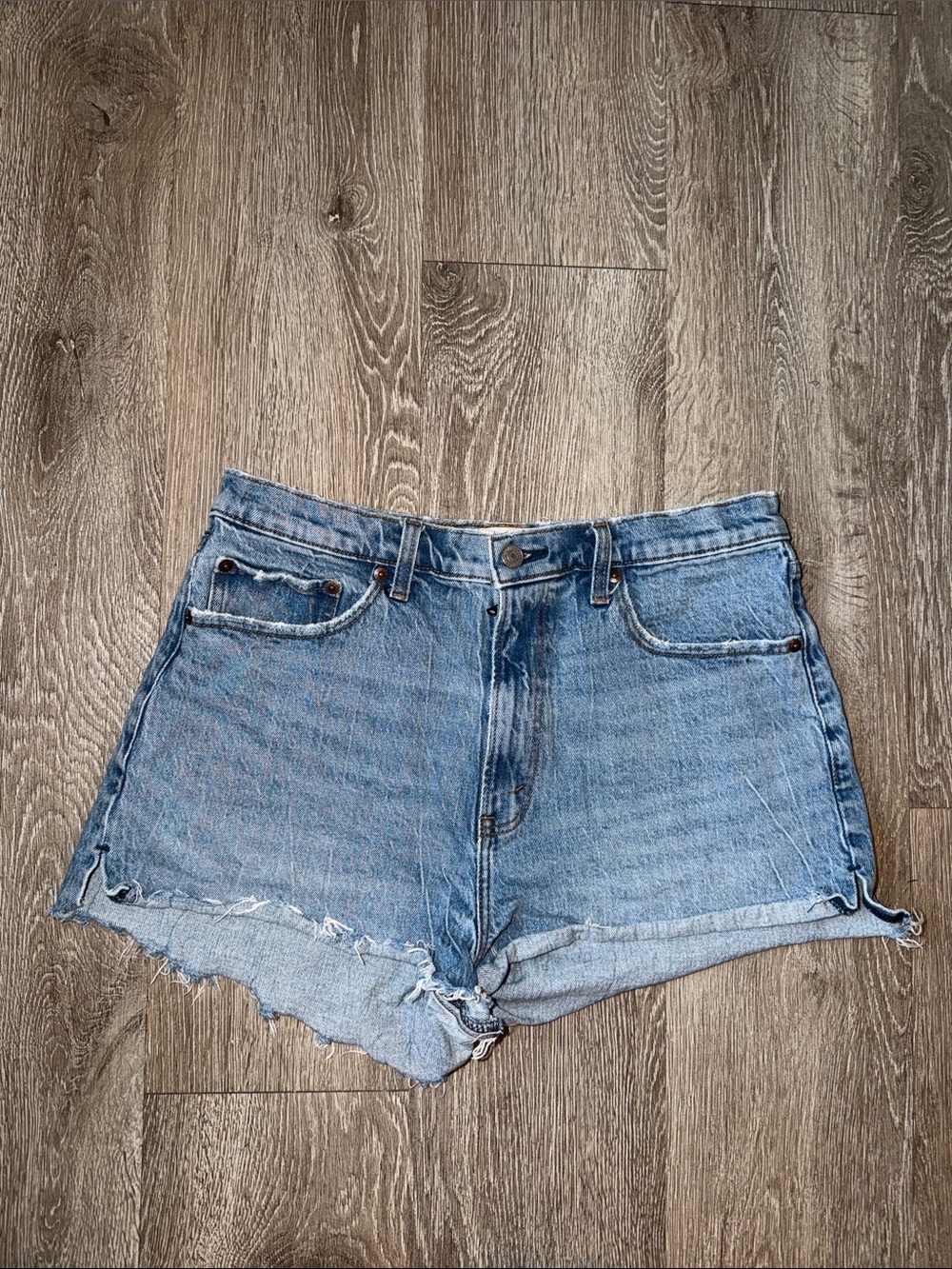 Abercrombie & Fitch Light Blue Distressed Denim Shorts curve love mom jean 12 31